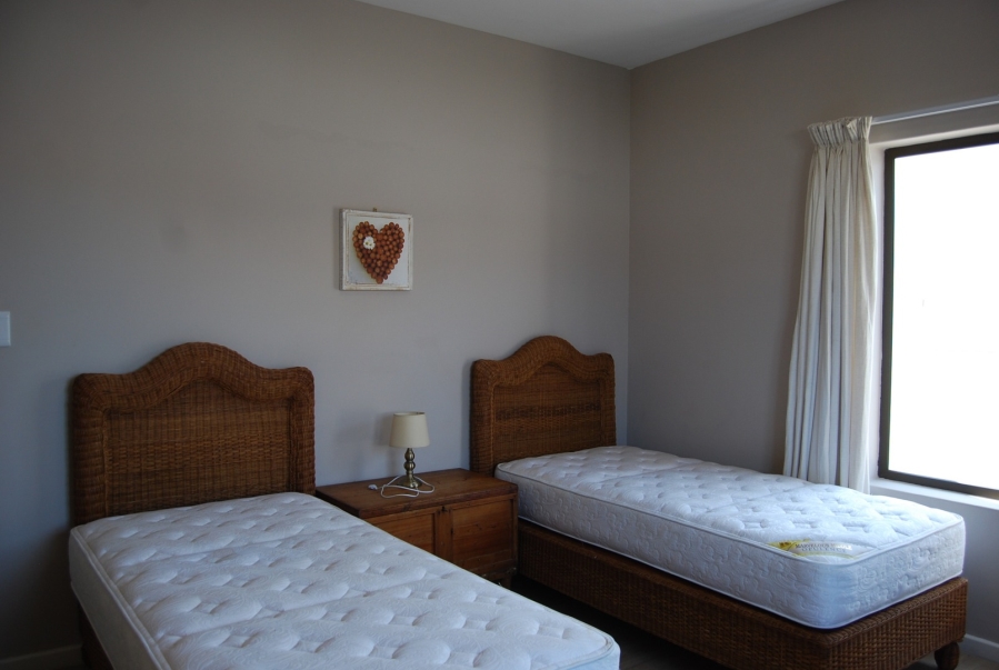 To Let 3 Bedroom Property for Rent in Calypso Beach Western Cape